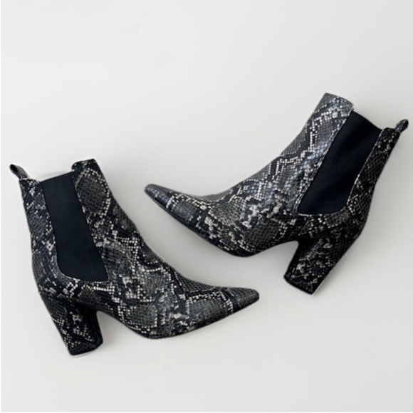 Steve Madden Subtle Grey Snake Print Heeled Boots Size 8 - Picture 8 of 12